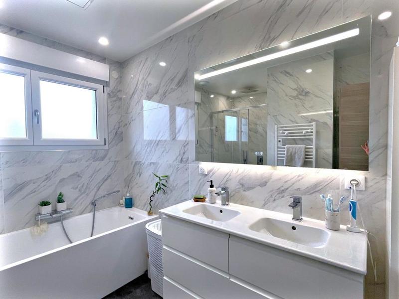 Maison - 90 m² - 5 pièces