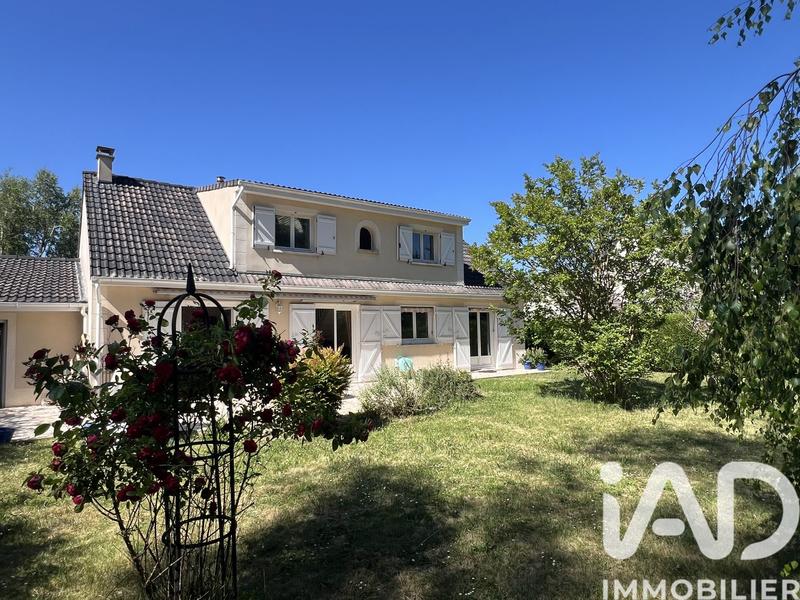 Maison - 160 m² - 8 pièces