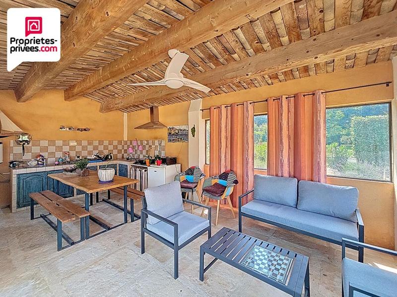 Villa - 203 m² - 7 pièces