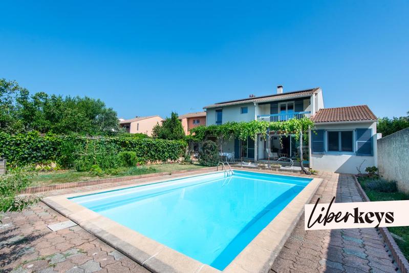 Maison - 137 m² - 6 pièces