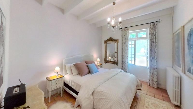 Maison traditionnelle - 203 m² - 8 pièces