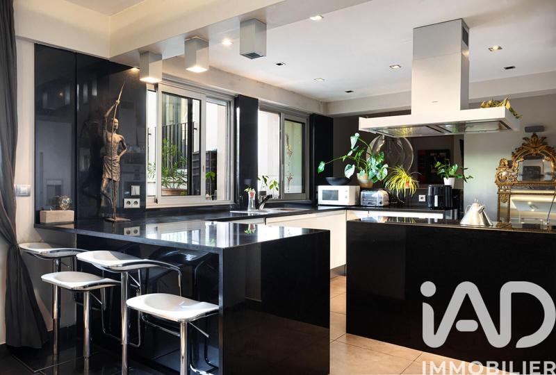 Duplex - 199 m² - 6 pièces