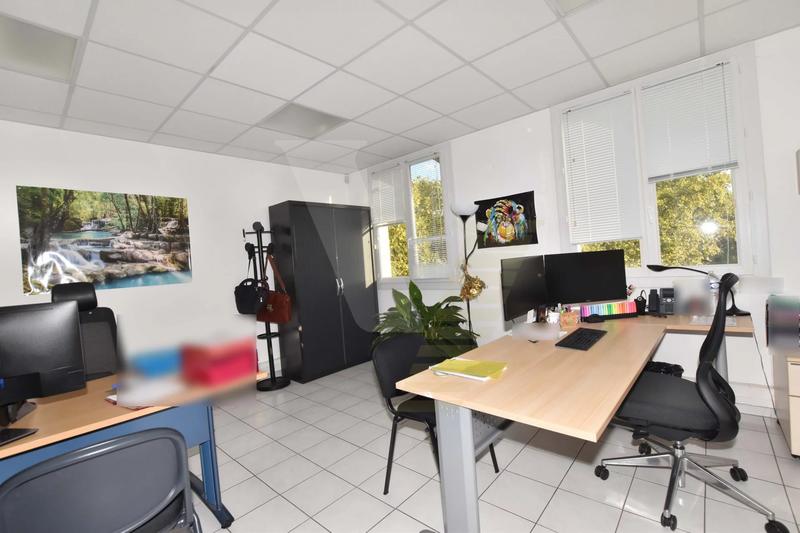 Local commercial - 282 m²