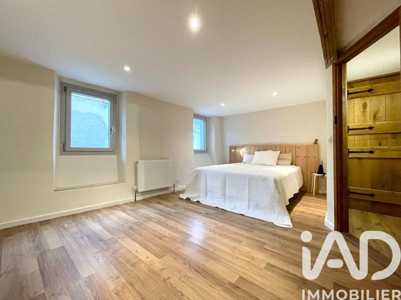 Maison - 205 m² - 7 pièces