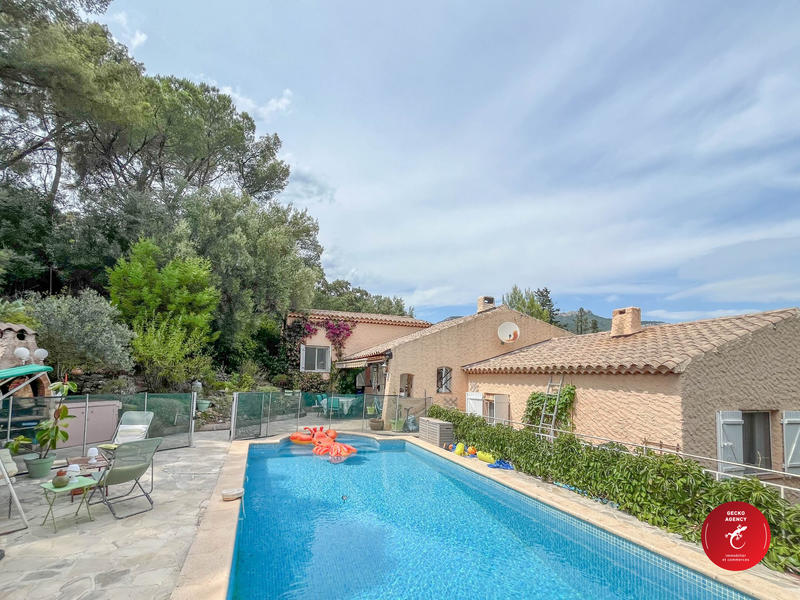 Maison - 136 m² - 7 pièces