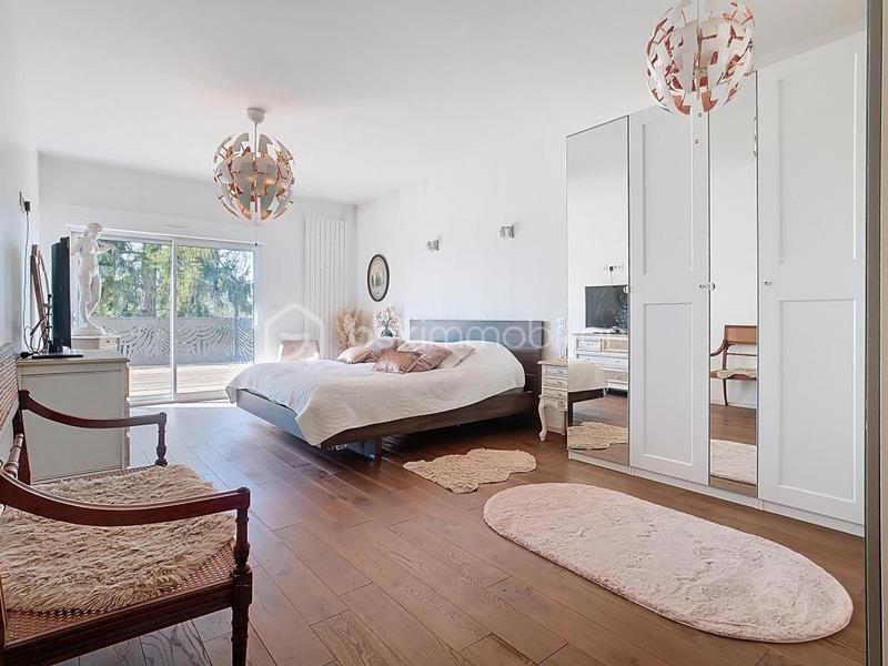 Demeure - 310 m² - 8 pièces