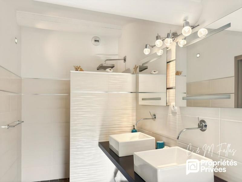 Demeure - 300 m² - 10 pièces