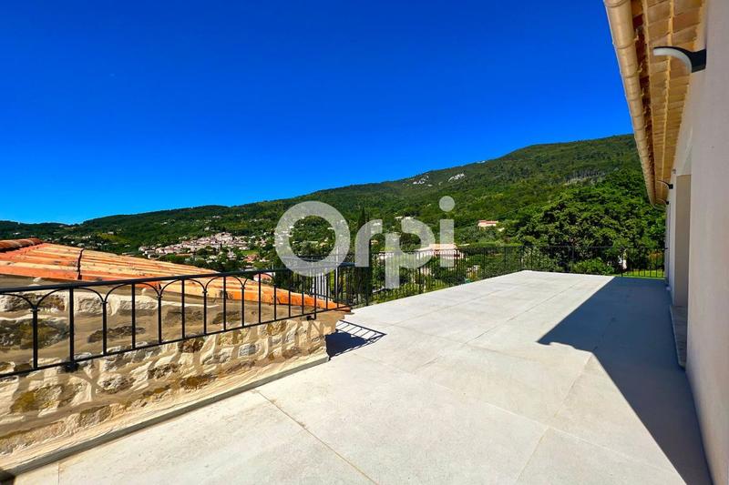 Maison - 208 m² - 5 pièces