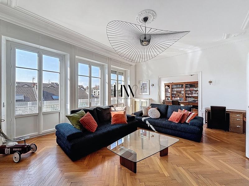 Appartement - 183 m² - 7 pièces