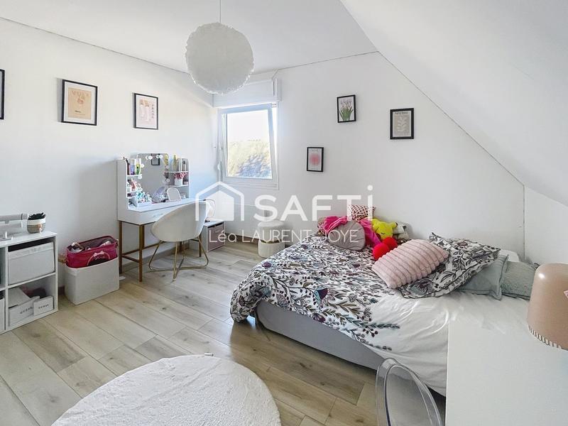 Maison - 255 m² - 9 pièces