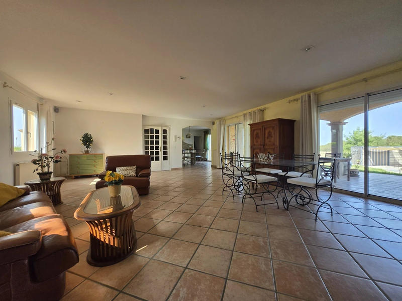 Villa - 240 m² - 6 pièces