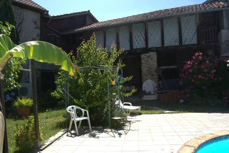Maison - 270 m² - 6 pièces