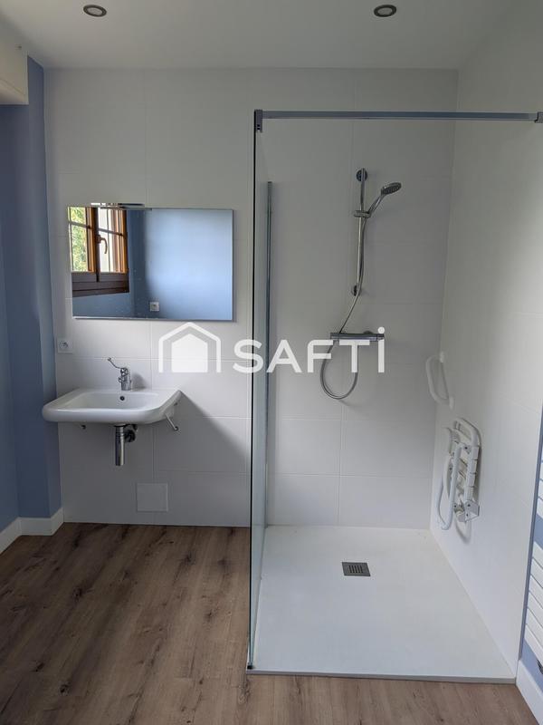 Maison - 250 m² - 9 pièces