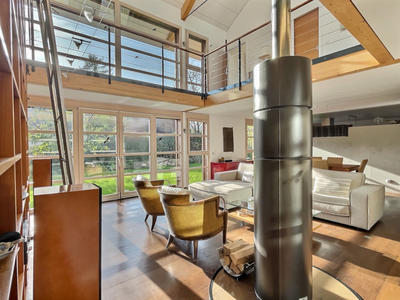 Propriété - 246 m² - 8 pièces