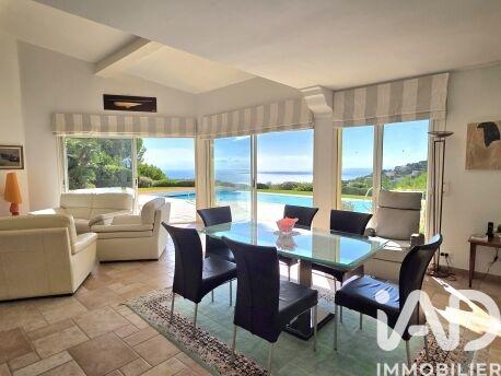 Maison - 352 m² - 7 pièces