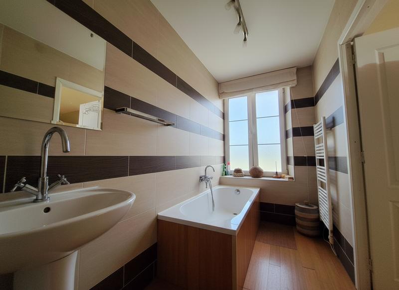 Maison - 213 m² - 10 pièces