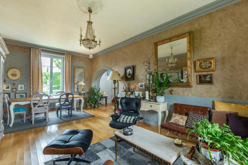 Maison - 320 m² - 8 pièces