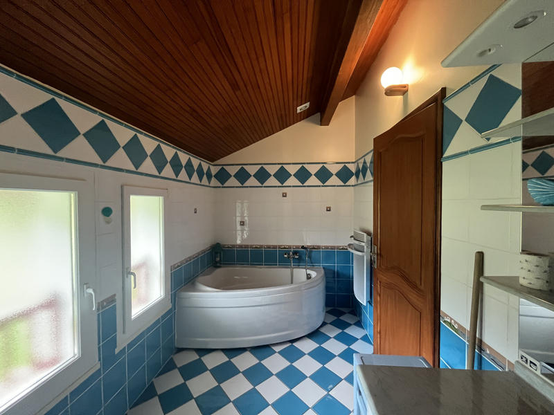 Maison - 265 m² - 10 pièces