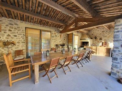 Maison - 307 m² - 10 pièces