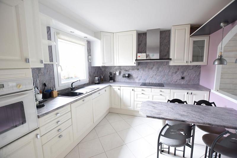 Pavillon - 140 m² - 6 pièces