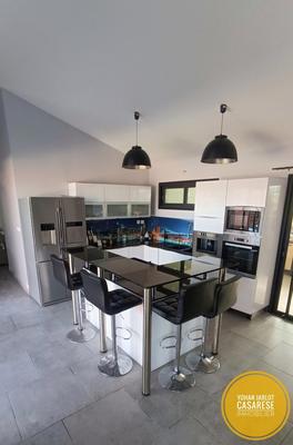 Maison - 98 m² - 4 pièces