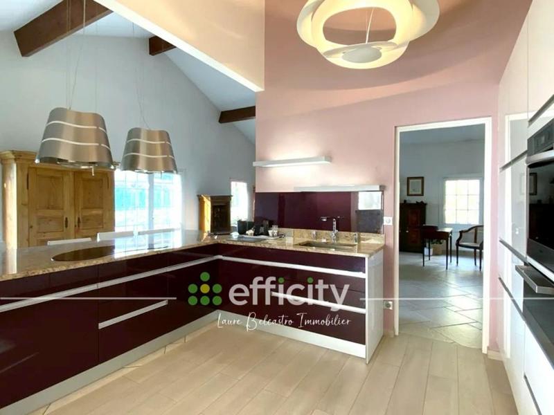 Maison - 160 m² - 8 pièces