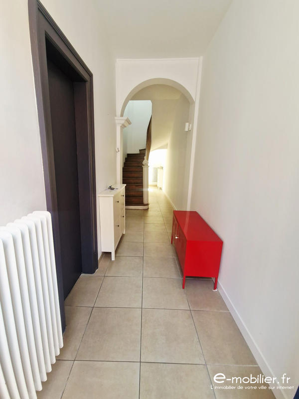 Maison - 195 m² - 8 pièces