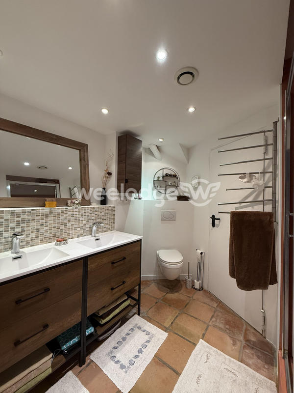 Maison traditionnelle - 207 m² - 6 pièces