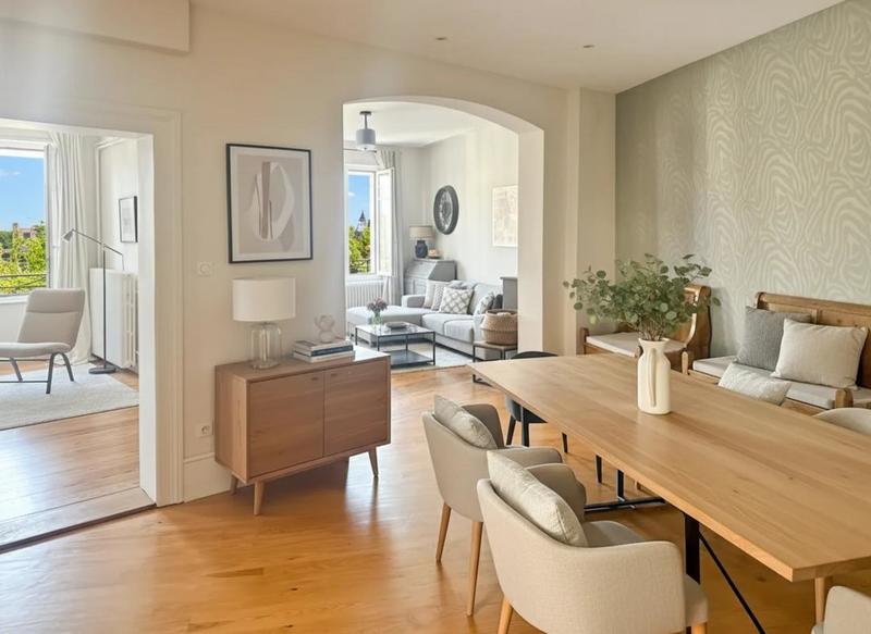 Appartement bourgeois - 147 m² - 7 pièces