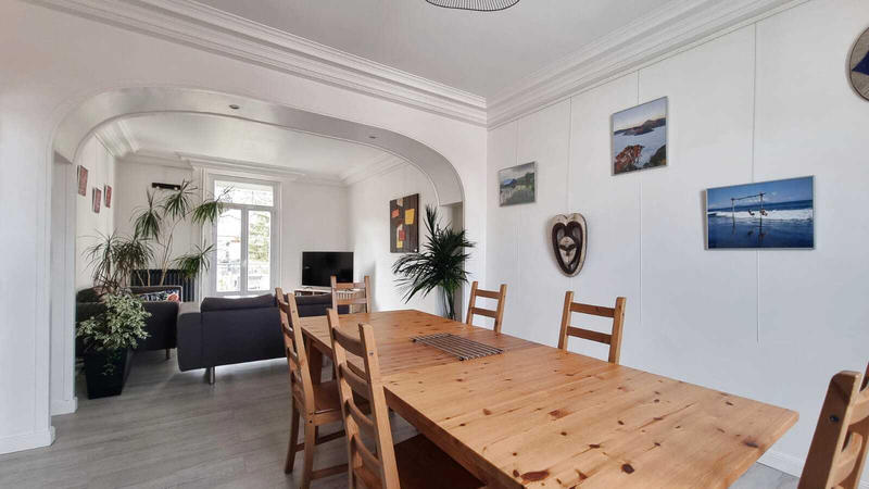 Maison - 186 m² - 8 pièces