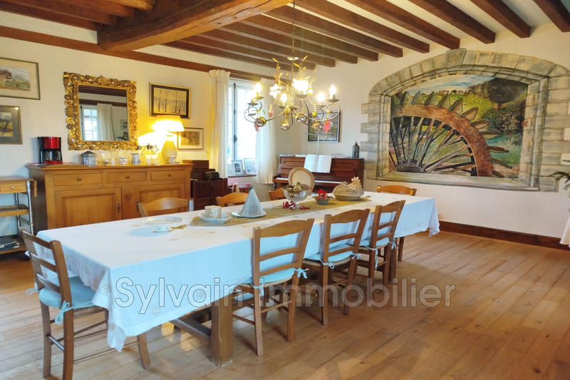 Maison - 264 m² - 14 pièces