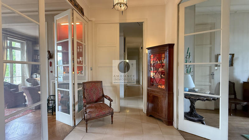 Appartement - 181 m² - 7 pièces