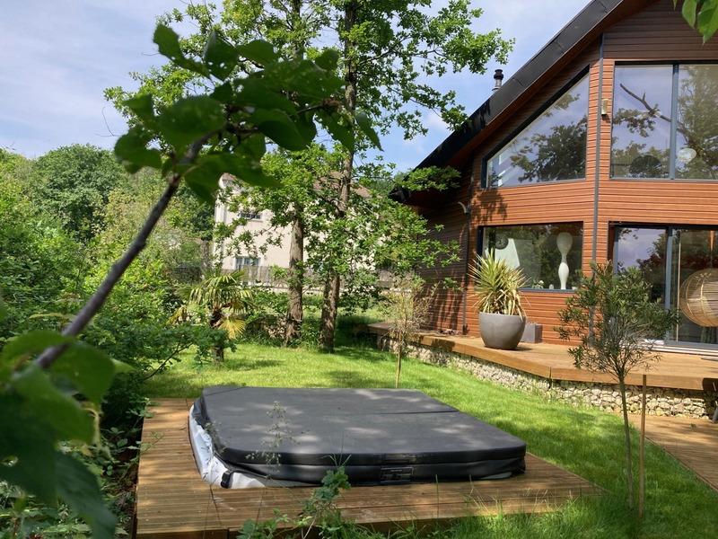 Maison - 213 m² - 7 pièces