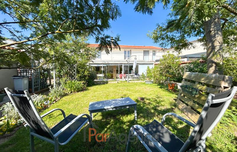 Maison - 247 m² - 9 pièces