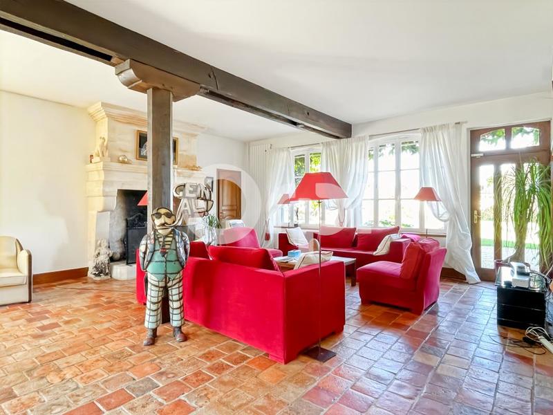 Propriété - 503 m² - 10 pièces