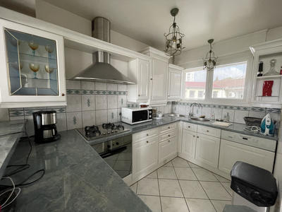 Appartement - 100 m² - 5 pièces