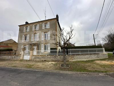 Maison - 247 m² - 10 pièces