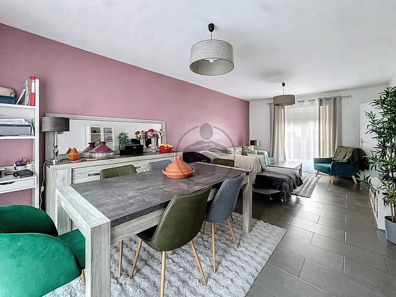 Maison - 90 m² - 5 pièces