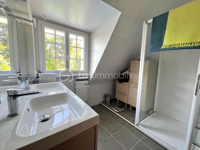 Propriété - 236 m² - 8 pièces