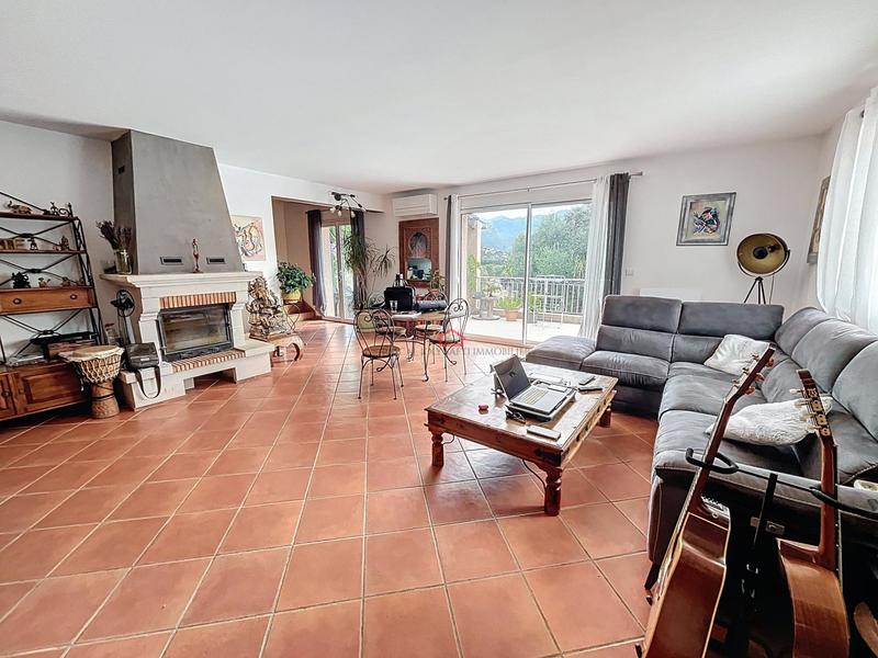 Maison - 138 m² - 5 pièces