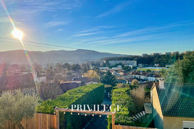 Maison - 169 m² - 9 pièces