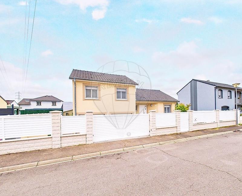 Maison - 93 m² - 6 pièces