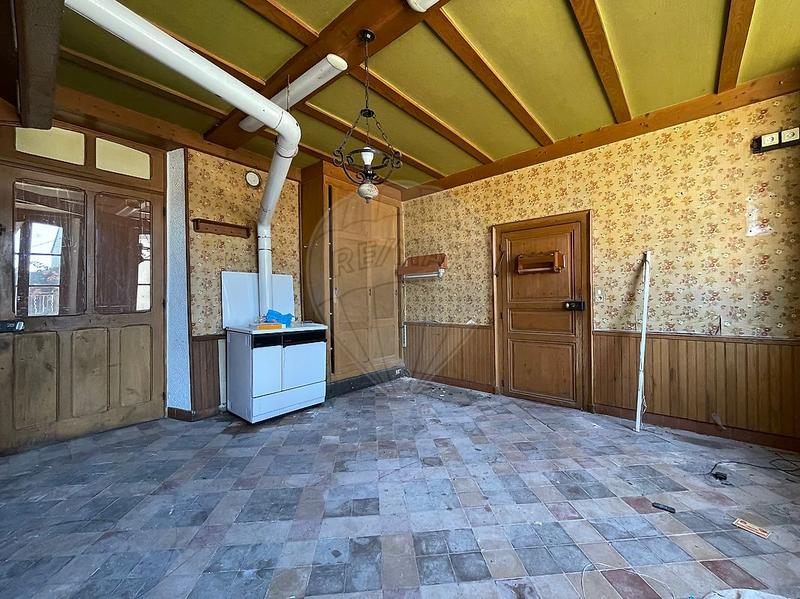 Maison - 390 m² - 8 pièces