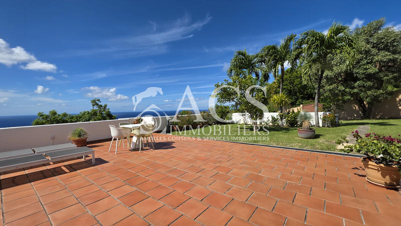 Maison - 323 m² - 7 pièces