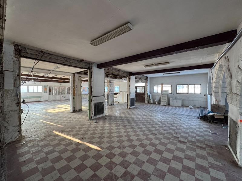 Propriété - 550 m² - 15 pièces