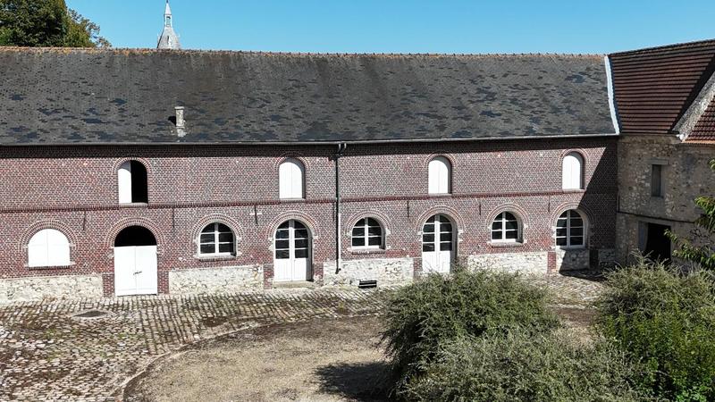 Grange - 489 m² - 1 pièce