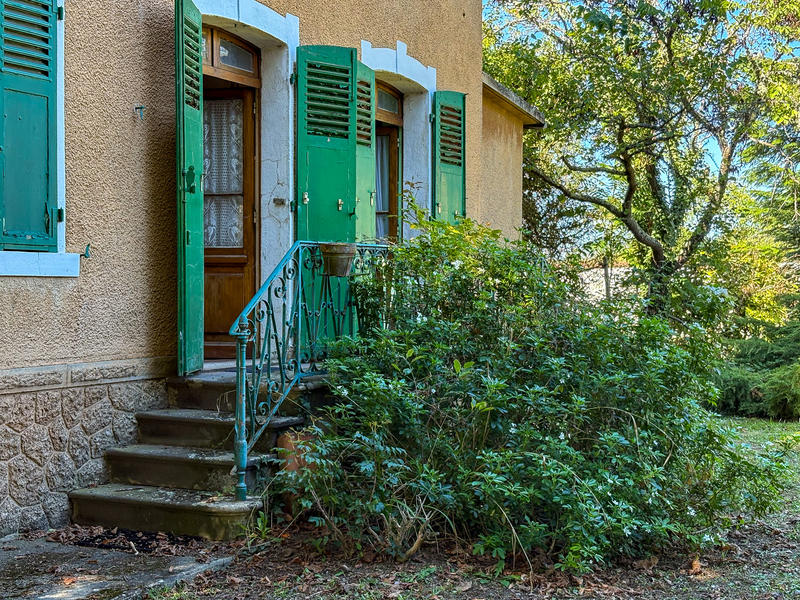 Propriété - 170 m² - 6 pièces