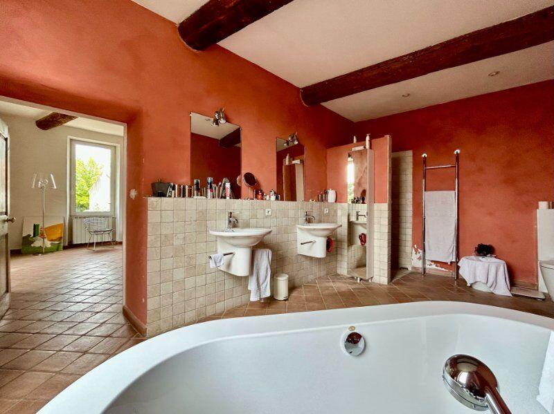 Maison - 280 m² - 8 pièces