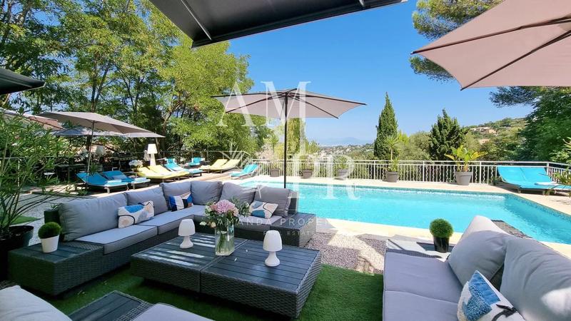 Villa - 380 m² - 8 pièces