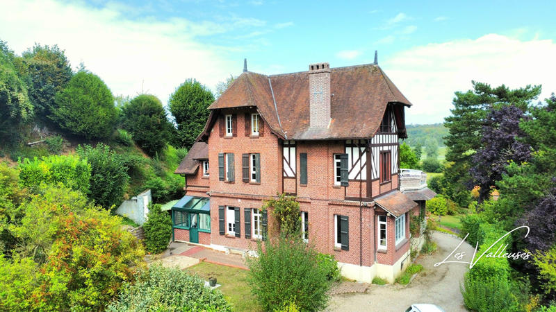 Maison - 308 m² - 8 pièces